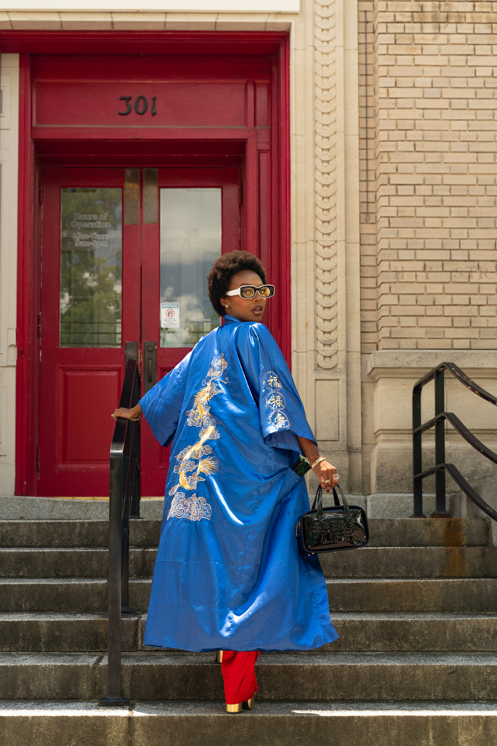 Vintage embroidered satin kimono with lining